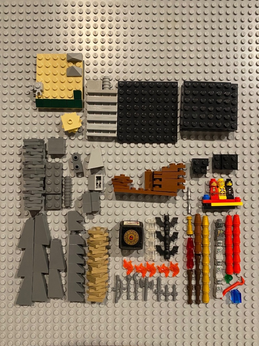 🔥LEGO 3859 Heroica Nathuz Game Set 🦇 2011🦇 7 Micro Figures/ Expandable Game🎲 - Picture 2 of 13